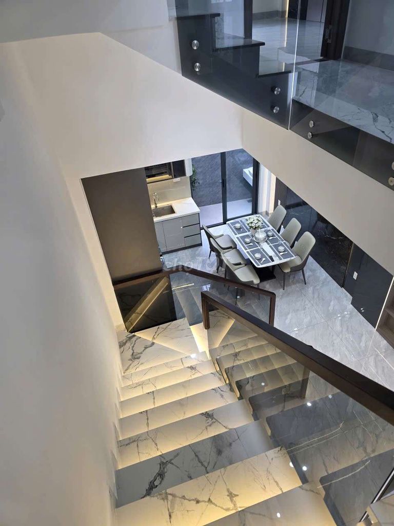 Фото 3: Городской дом в жилом районе FIRST HOME Q12