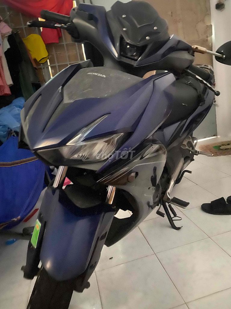 Honda Winner черно-зеленый, мотоцикл с ручным сцеплением
