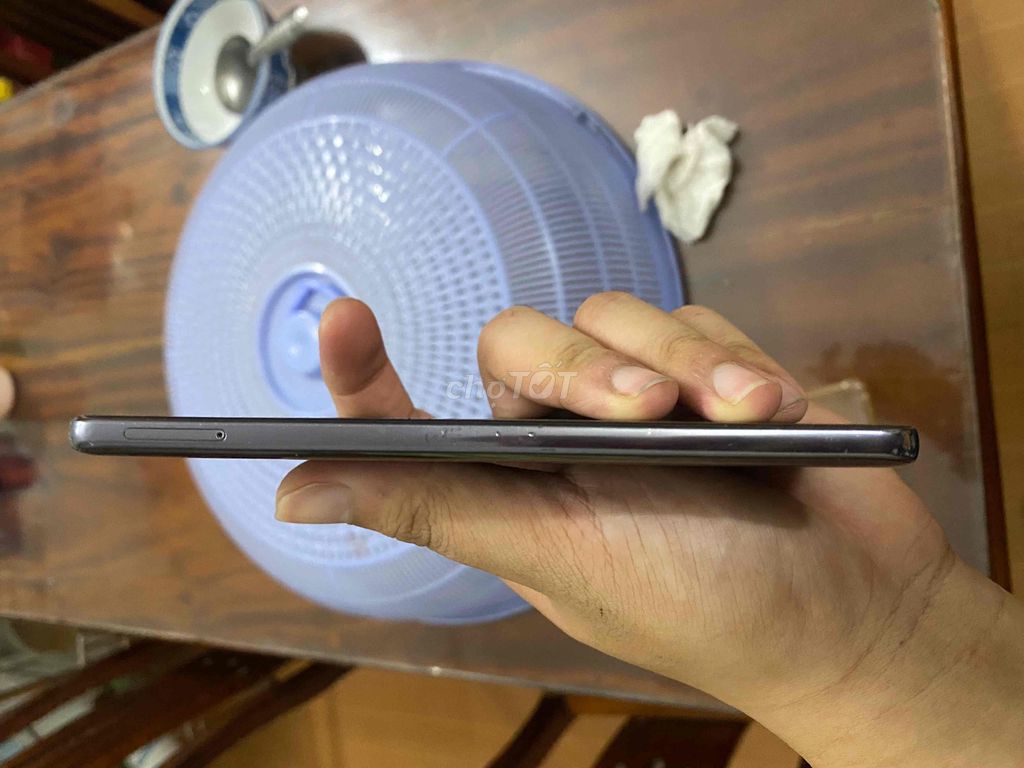 Фото 3: Huawei Mate 10 Pro 4GB/64GB чёрный, трещина на краю