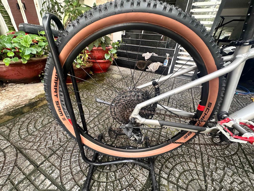Горный велосипед Specialized серебристый