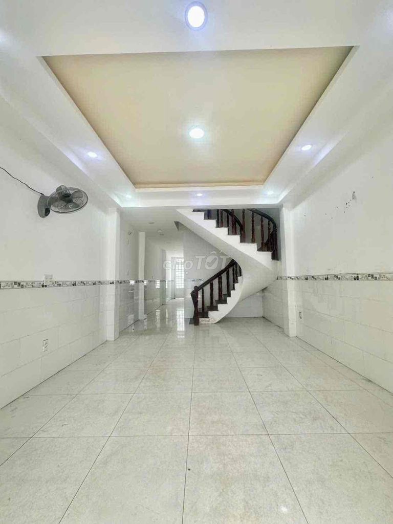 Фото 2: Дом в аренду, переулок для автомобилей, 1358 Quang Trung, Gò Vấp