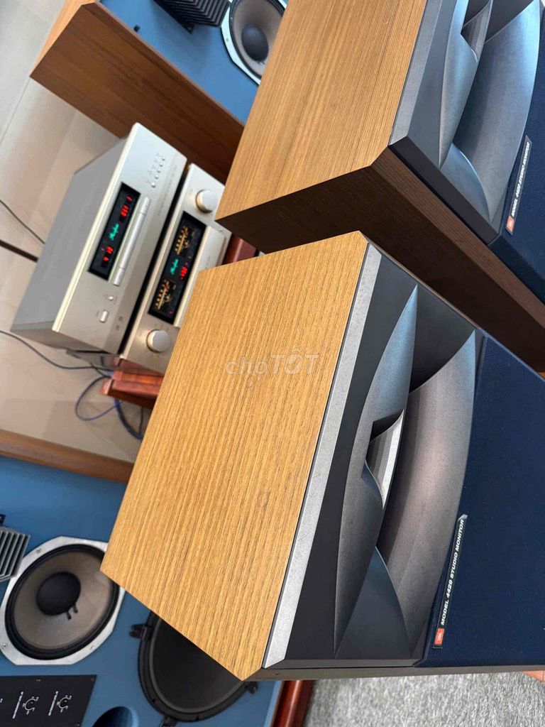 Фото 3: Акустическая система JBL 4429 Studio Monitor, дерево коричнево-зелёное 58