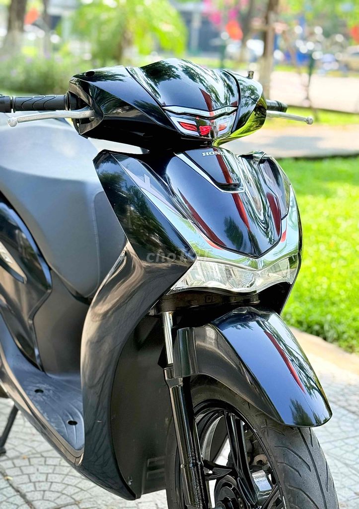 Фото 3: Honda SH 125 2023 Черный