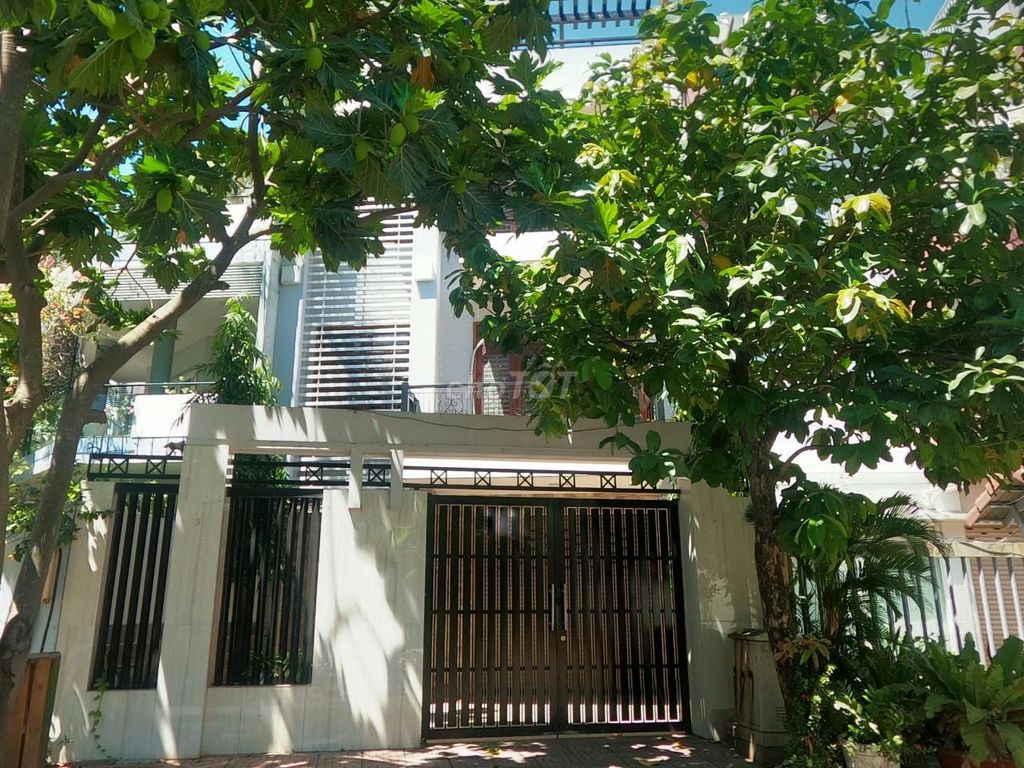 ДОМ НА УЛИЦЕ ЙЕНТЭ, ПЛОЩАДЬ: 5x15М, 1 ЭТАЖ + 2 ЭТАЖА, СДАЁТСЯ В АРЕНДУ