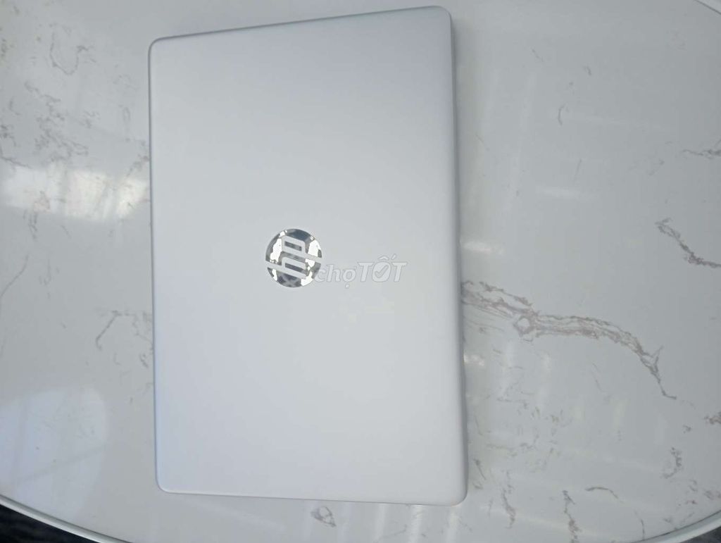 HP 15s i3-1005g1 15.6 дюймов 4ГБ/256ГБ SSD