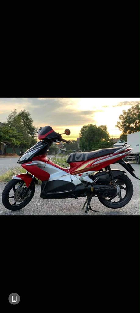 Фото 2: Honda Air Blade Красный Черный Серебристый Б/у