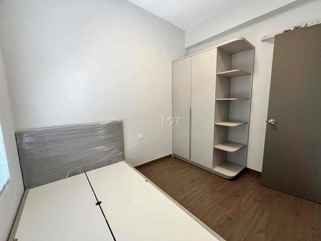 Фото 3: Сдаётся 3-комнатная квартира (85 м²) — цена 9,5 млн — есть кондиционер, кровать, шкаф для одежды