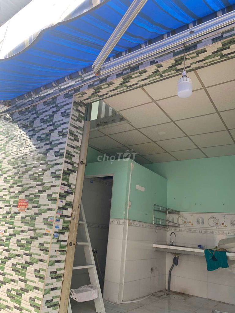 Фото 2: Собственник сдаёт дом в переулке для автомобилей, улица Ле Чонг Тан, Биньтан