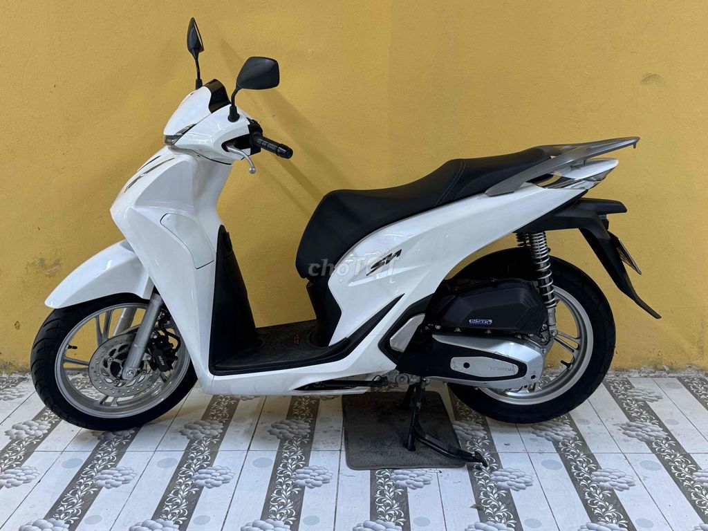 SH 125 đời 2026 trắng đen siêu mới 43AB-086.35