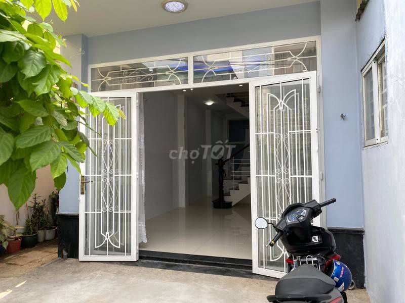 Дом с отступом от улицы Нгуен Тхыонг Хиен, р-н Биньтхань: 4 м x 12,5 м, 2 этажа