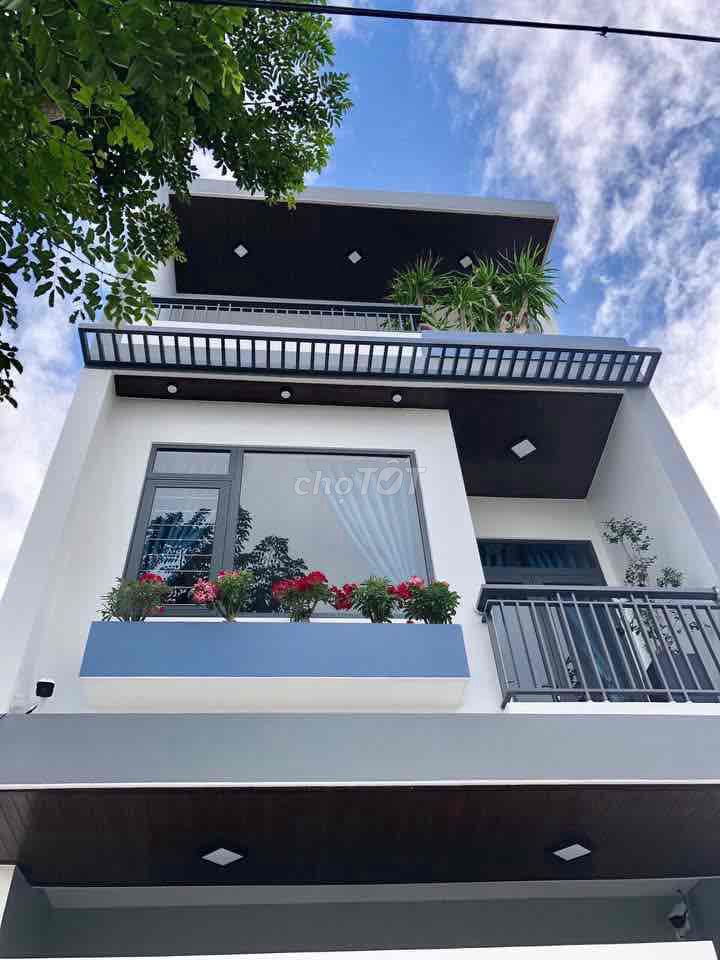 Фото 3: 🏡🏡СДАЕТСЯ ДОМ 5 СПАЛЕН С ПОЛНОСТЬЮ ОБСТАВЛЕННОЙ КУХНЕЙ - НАМ ВЬЕТ А