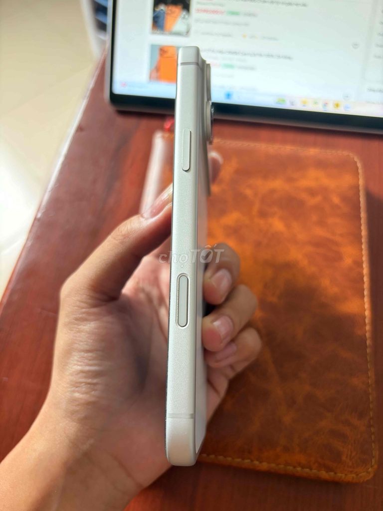 Фото 3: Apple iPhone 17 Pro Max 256GB Белый 99%