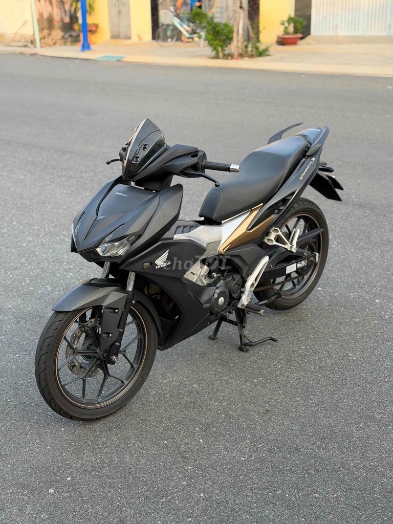 Фото 2: Honda Winner X V2 ABS чёрный