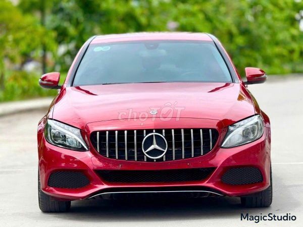 Фото 2: Mercedes-Benz C200 2019, автоматическая коробка передач, 30 000 км