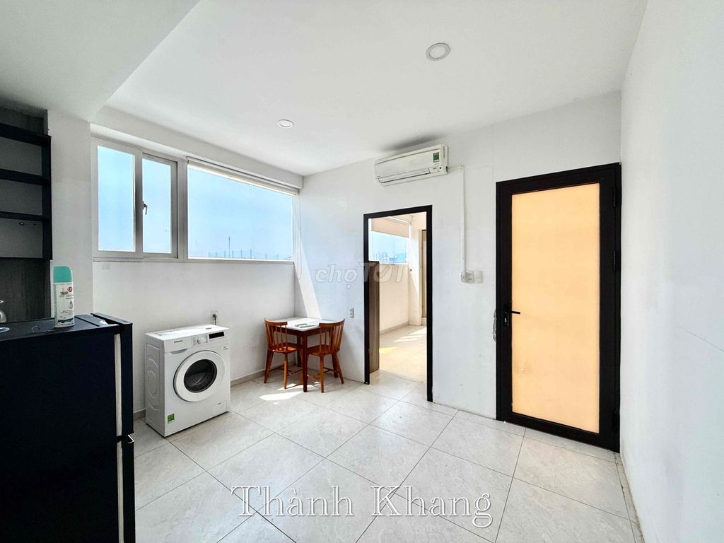 Аренда квартиры 2 спальни, 2 санузла, отдельная стиральная машина, 4 человека, 4 мотоцикла, рядом с Као Тханг, район 10