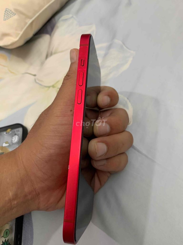 Фото 2: Apple iPhone 14 Plus 128GB Красный, легкие потертости