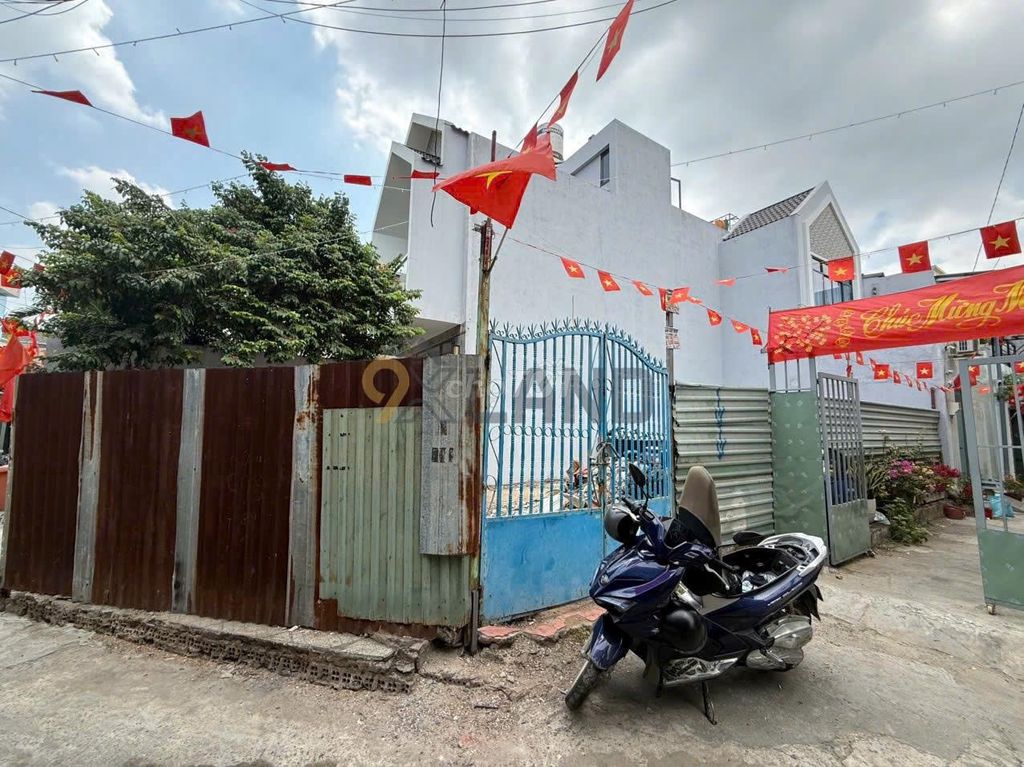 СРОЧНО ПРОДАЮ УЧАСТОК 2 ФАСАДА, ПЕРЕУЛОК ДЛЯ АВТО, ПЛОЩАДЬ: 77,7 М², ШИРИНА 5,3 М.