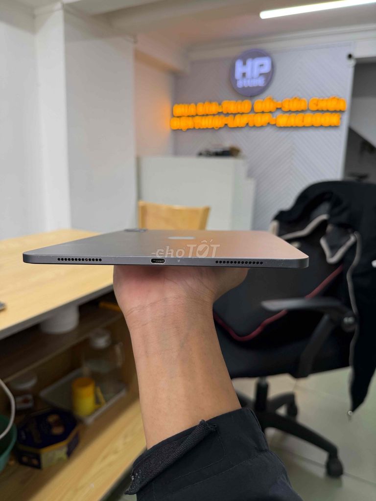 Фото 2: Apple iPad Pro 2020 Wifi 128GB Серый 98%