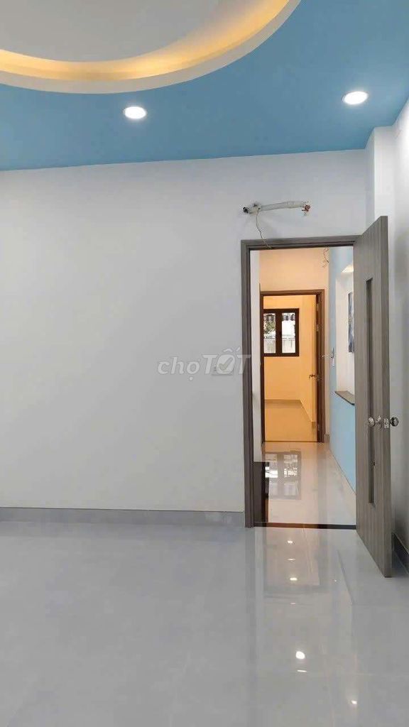 Фото 3: Дом с фасадом в районе 3, новый, красивый