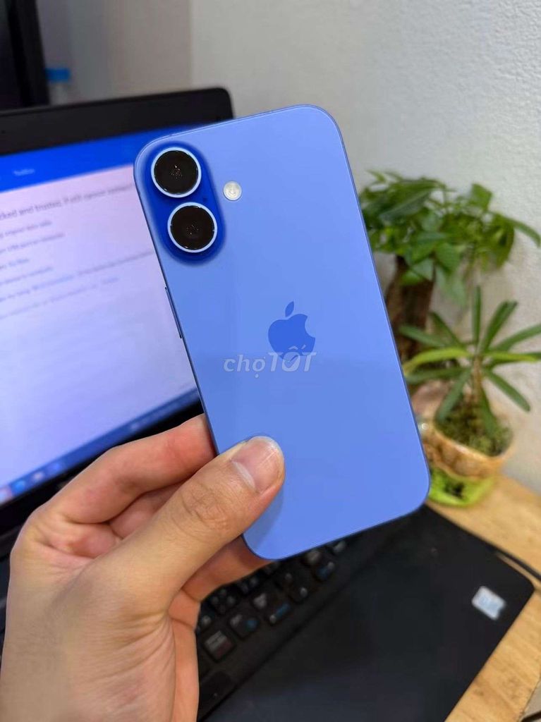 iPhone 16 новый, заряжался 20 раз, оригинальный, полный комплект, есть доставка