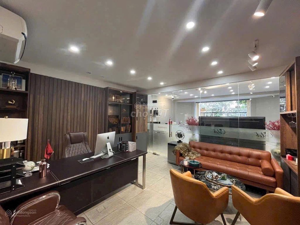 Фото 2: Сдаётся целый дом в VIP-районе K300. 5x18 м. 1 этаж + 3 этажа. Новый дом