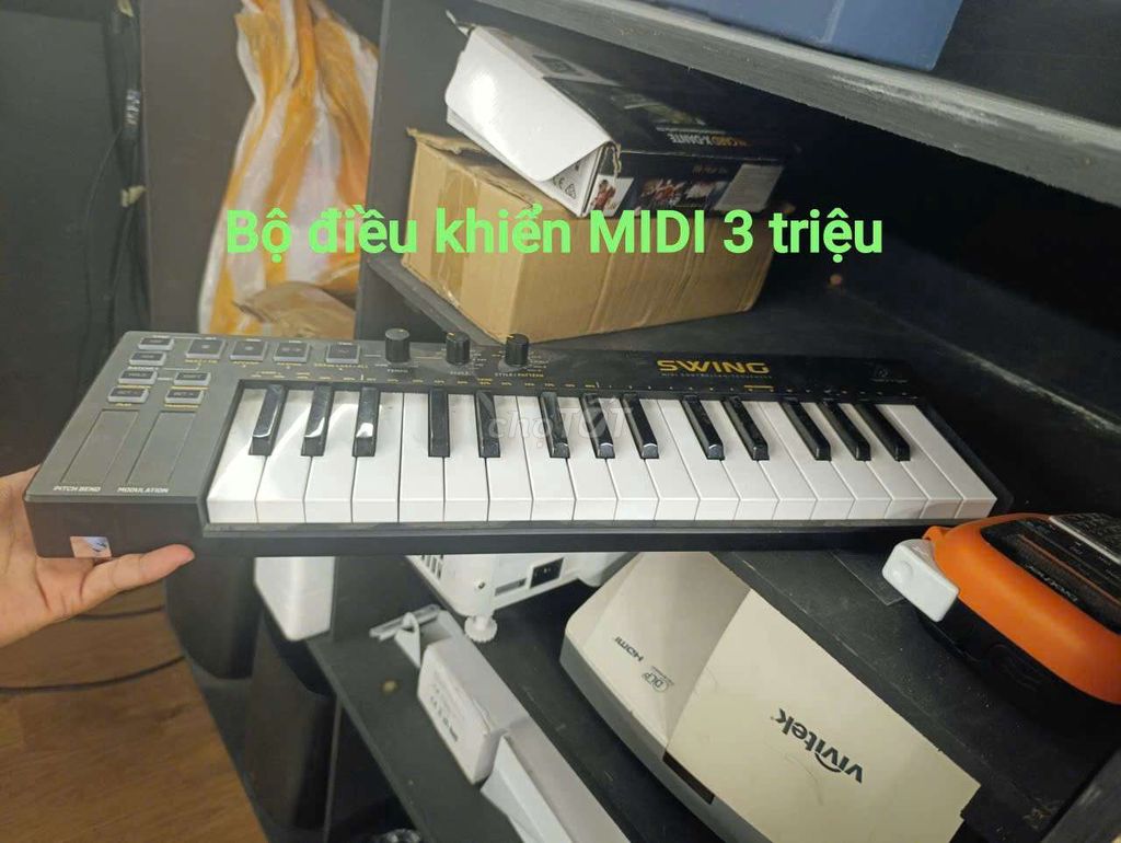 MIDI-клавиатура Behringer Swing, пластик, черный, белый