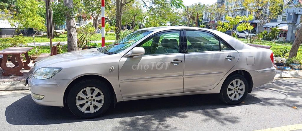 Toyota Camry 2.4 песочный
