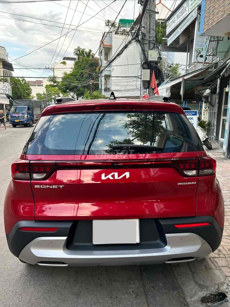 Фото 3: Kia Sonet Premium 2022 Красный 16 700 км