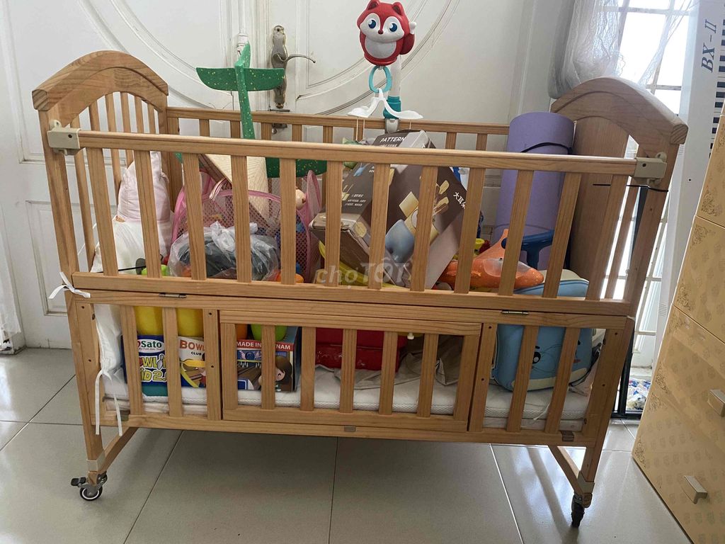 Детская кроватка Chilux, деревянная, коричневая, из натурального дерева