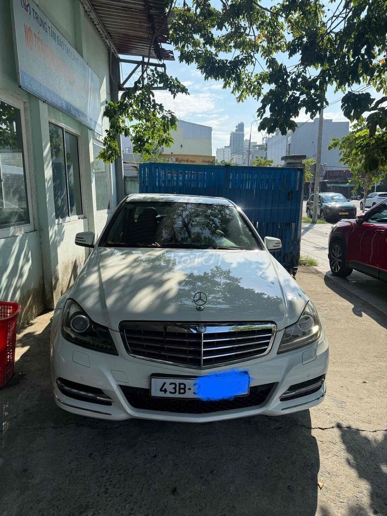Фото 2: Mercedes-Benz C250 автомат, белый