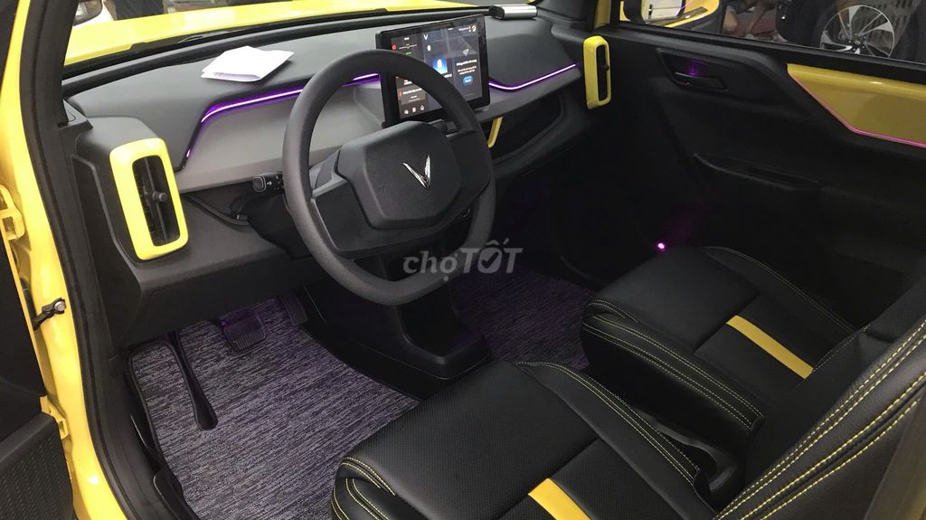 Фото 2: VinFast VF3 2024 Желтый 4 места