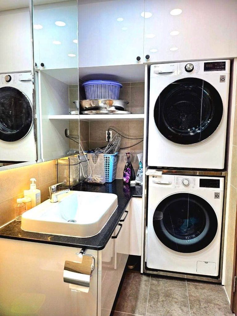 Фото 3: Продаётся VIP-квартира Akari, высокий этаж, 3 спальни, 3 санузла, 121 м², с полной мебелью, 6,5 млрд.