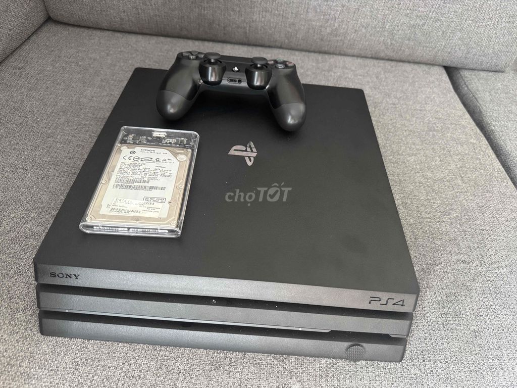 Sony PS4 Pro 1TB черный с геймпадом, прошитый GoldHEN