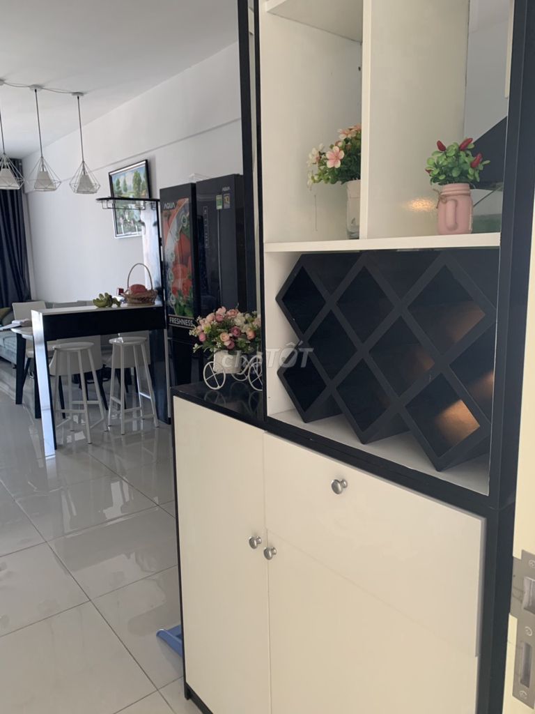 Сдаётся квартира 2 спальни, 65 м², вид на экологическое озеро, 8 млн