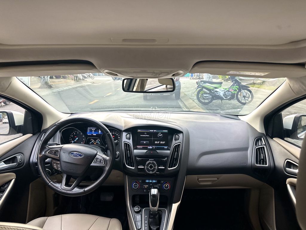 Фото 3: Ford Focus Titanium 2016 90.000 km Белый