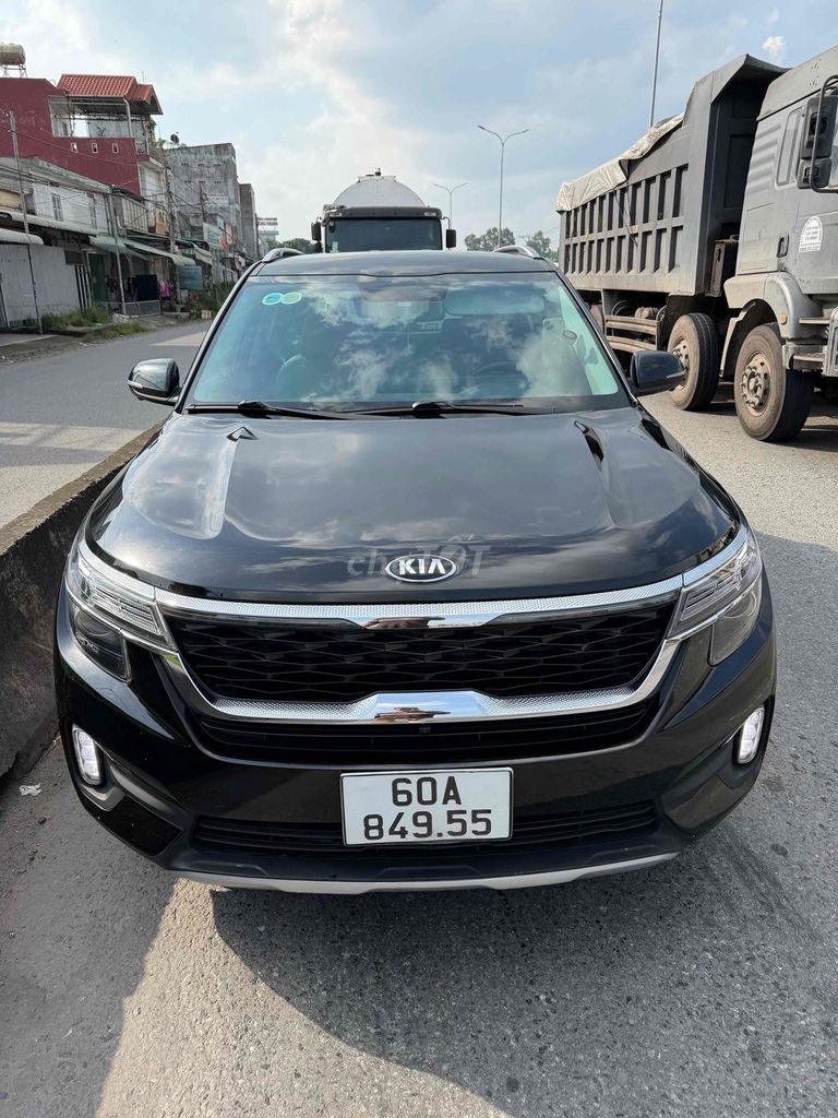 Kia Seltos Luxury 2020 46000 km Черный