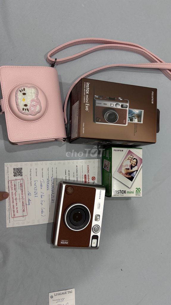 Камера мгновенной печати Fujifilm Instax Mini Evo коричневая