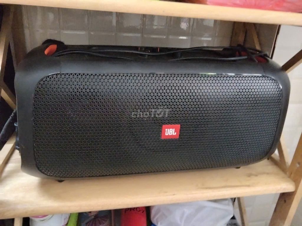 Беспроводная колонка JBL черная 95%
