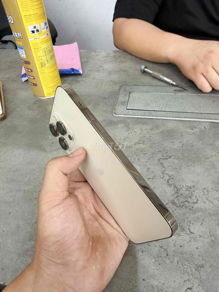 Фото 3: Apple iPhone 14 Pro Max 128GB Золотой