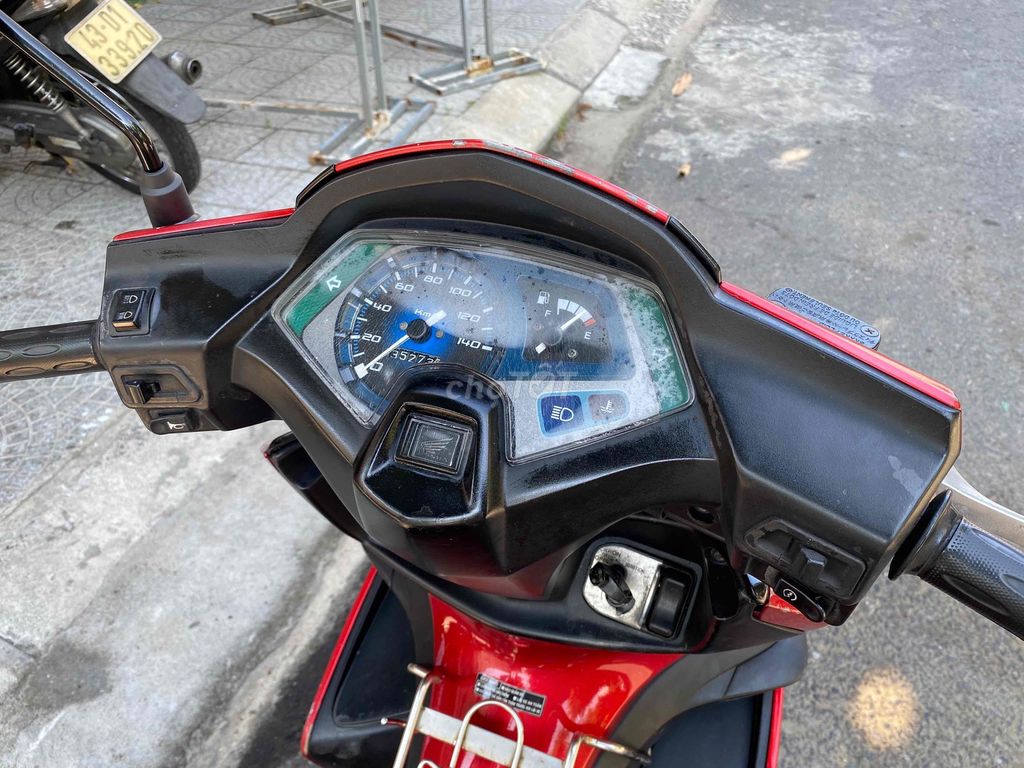 Фото 3: Honda Air Blade 2009 Красный
