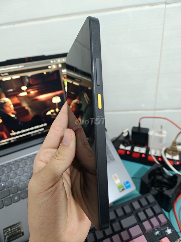 POCO X7 Pro 256GB Черный, Золотой
