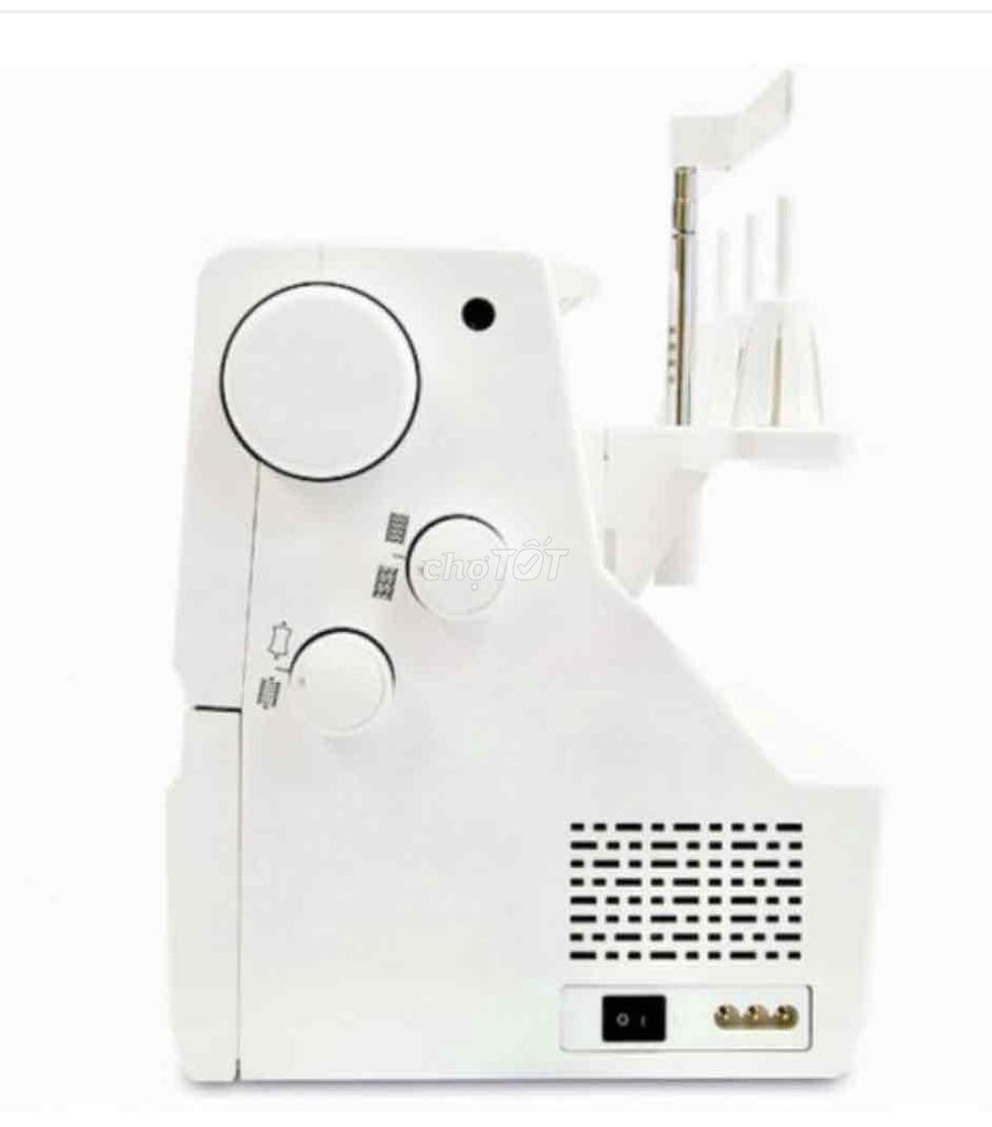 Фото 3: Швейная машина Janome CoverPro 7000 CPS, белая, б/у
