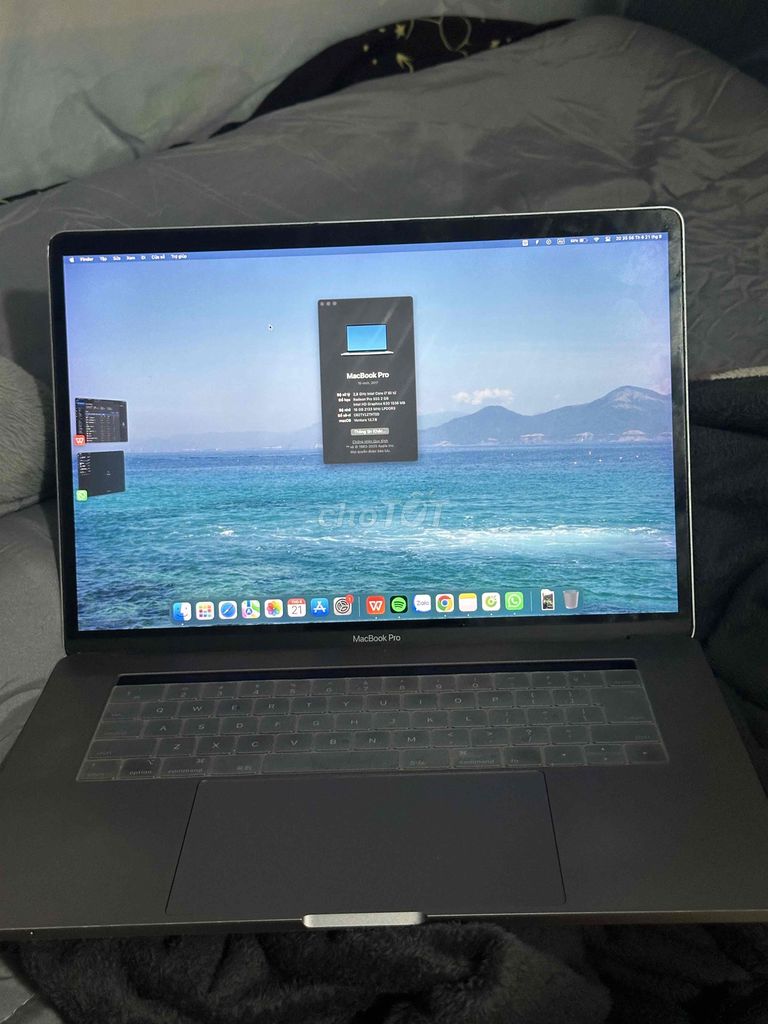 Apple MacBook Pro i7 16GB 15 inch Like New