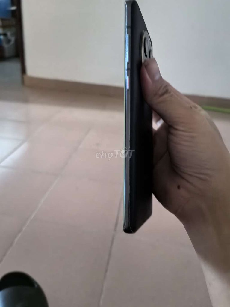Фото 3: Huawei Mate 50 Pro черный, задняя панель из кожи, стекло