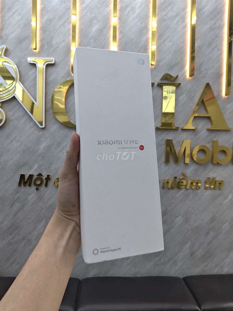 Фото 2: Xiaomi 17 Pro 12GB 256GB синий как новый
