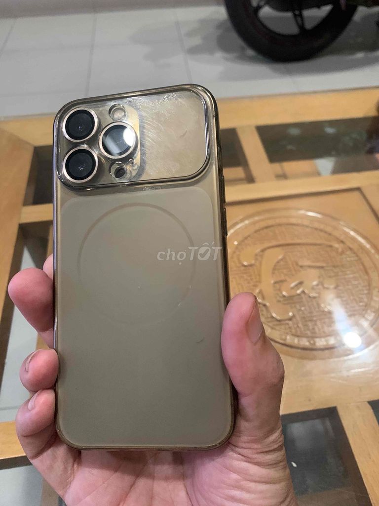 Apple iPhone 13 Pro золотой