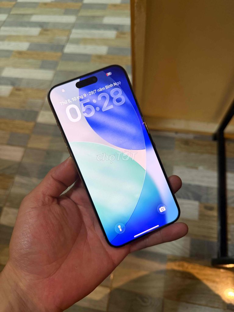 Фото 2: Apple iPhone 15 Pro Max 256GB Titan 89%