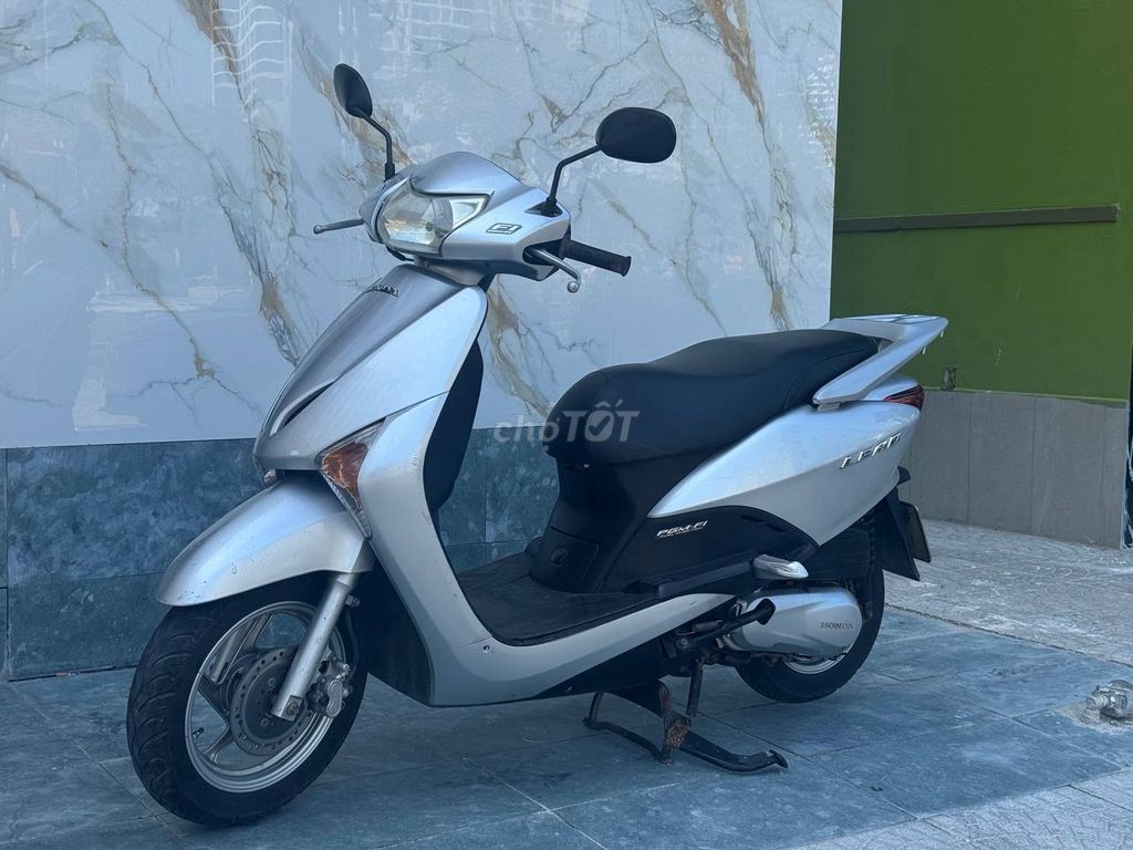 Honda Lead 2009 серебристый 16 000 км