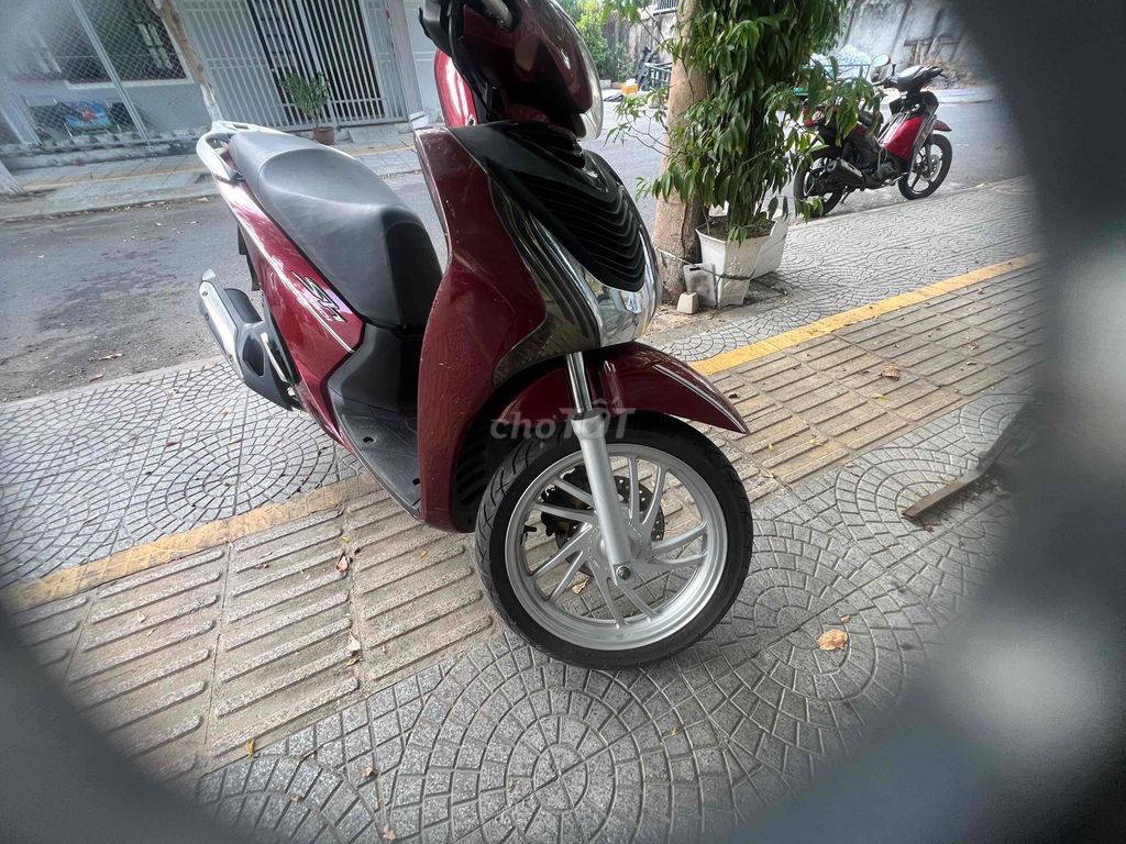 Фото 3: Honda SH 125 2013 Красный