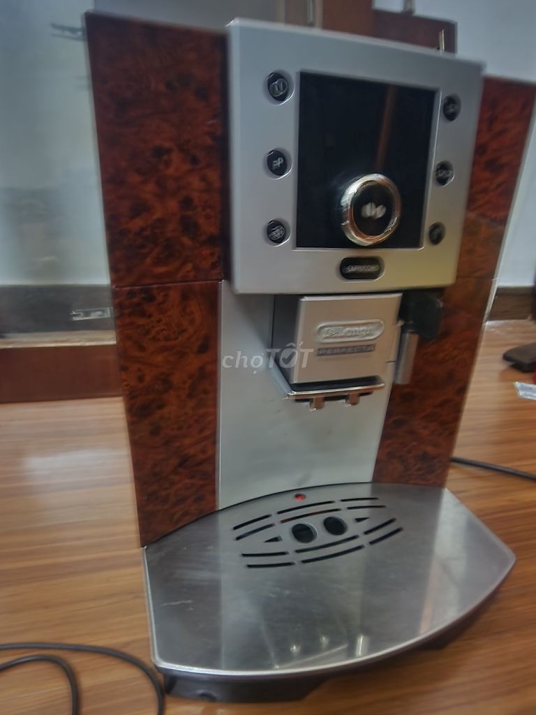 Кофемашина DeLonghi, импорт из Италии, металл, пластик